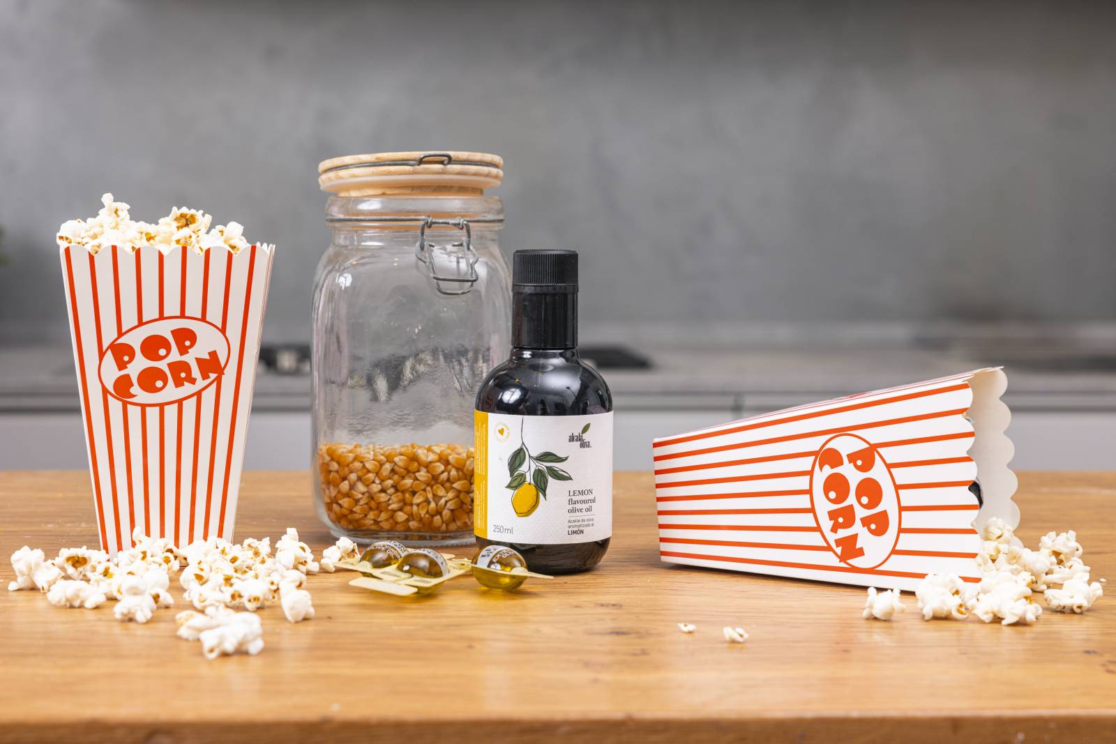 Selección AOVE Orgánico Homenaje 500ml + aceites de oliva aromatizados 4x250ml (trufa blanca, guindilla picante, ajo y limón) - Imagen 2